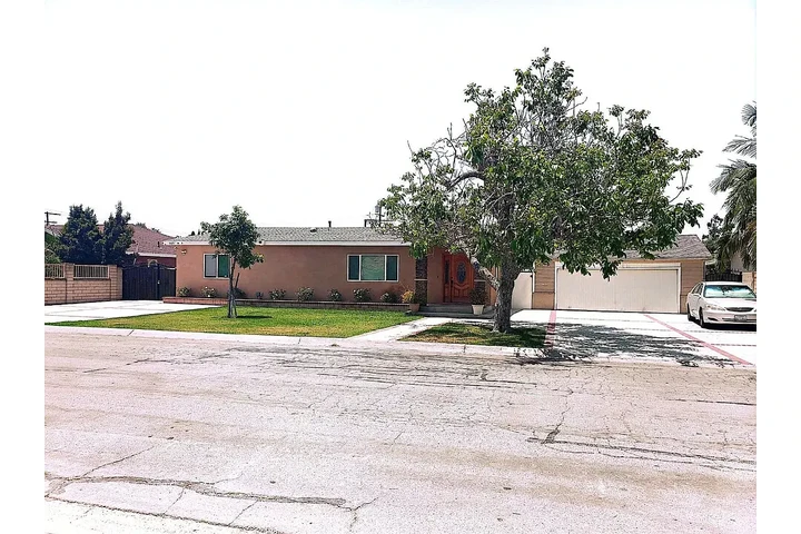 $1400 : Garden Grove 3 & 2 image 1
