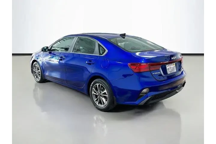 $16862 : Kia Forte 2023 LX 4dr Sedan image 5