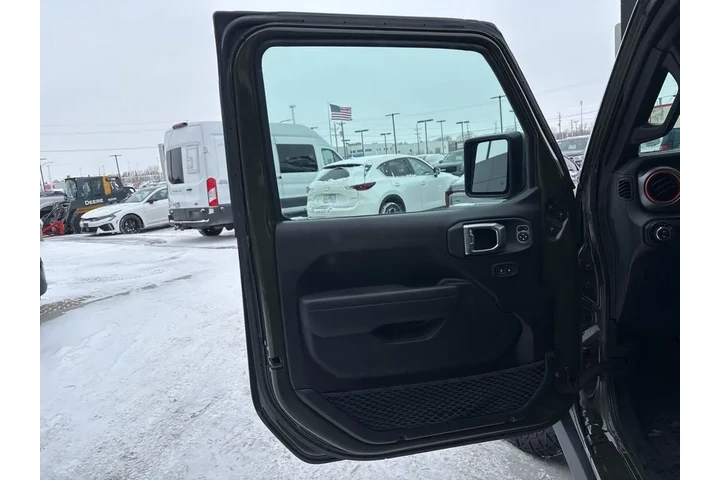 $36995 : 2023 Gladiator Mojave image 10