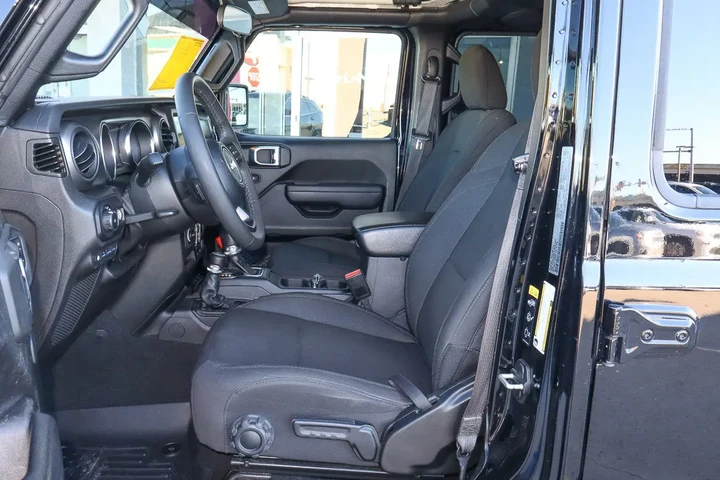 $26988 : 2023 Wrangler 4xe 4x4 image 7