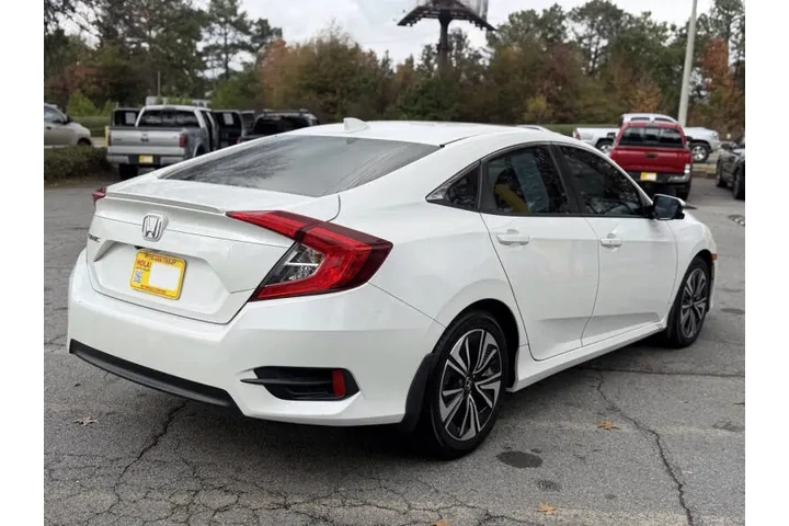 2018 Civic EX-T image 7