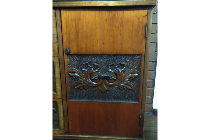 $800000 : Comedor en madera tallado. image 8