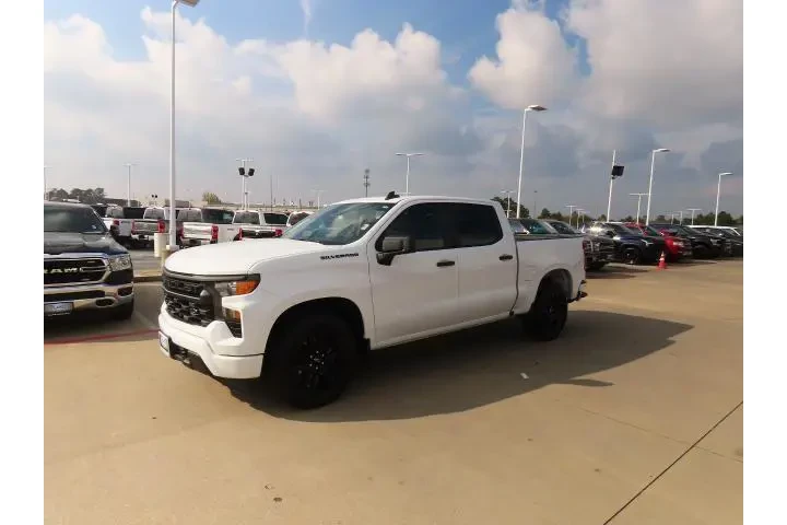 $31999 : Chevrolet Silverado 1500 202 image 2