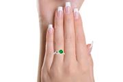 Buy Prong Set Emerald Ring en Jersey City