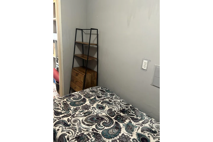 $750 : Habitación en renta image 1