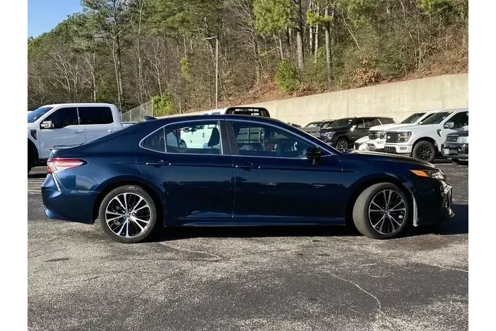 $20994 : Toyota Camry 2019 SE 4dr Sed image 2