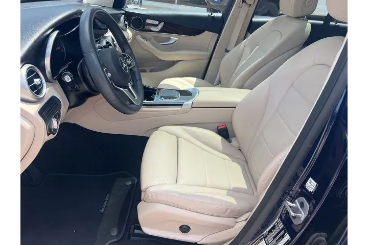 $27995 : Mercedes-Benz GLC 2022 GLC 3 image 1