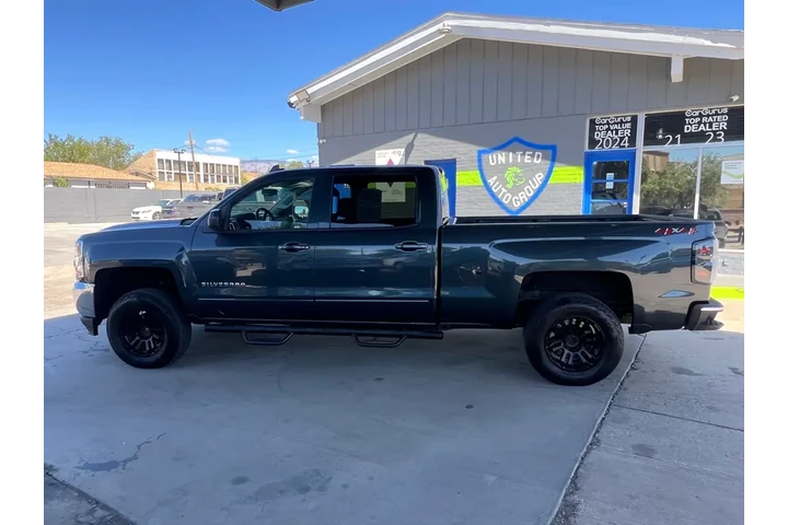 2018 Silverado 1500 LT Crew C image 8