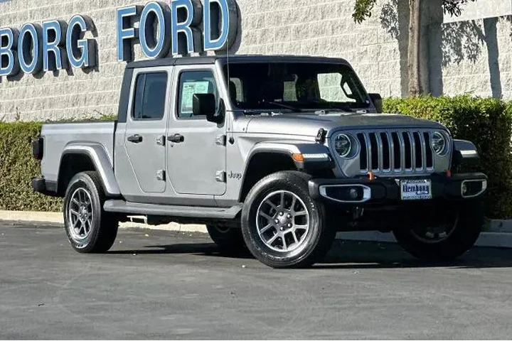 $28595 : Jeep Gladiator 2020 4x4 Over image 2