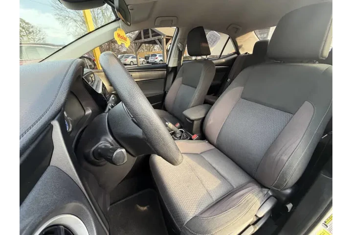 2017 Corolla LE image 3