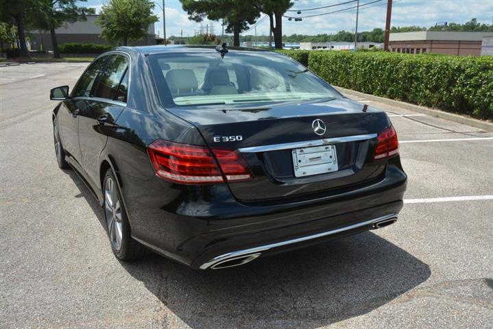 2016 Mercedes-Benz E-Class E image 9