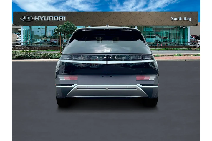 $22498 : Hyundai IONIQ 5 2024 SE 4dr image 6