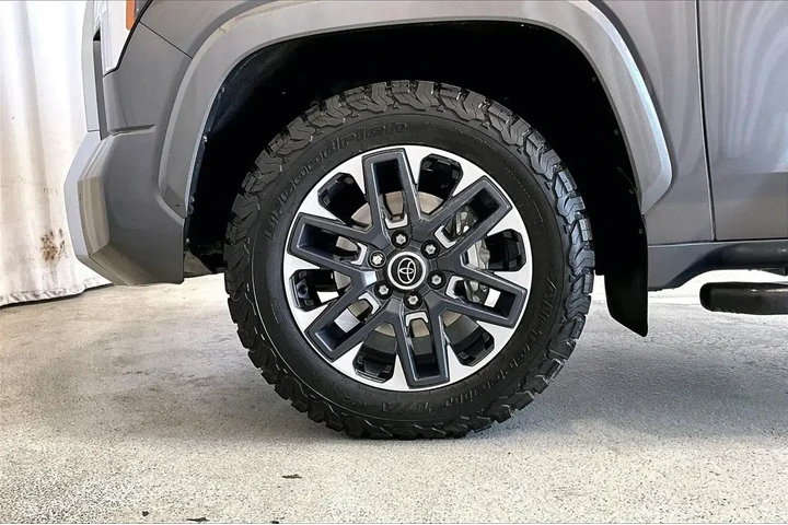 $39991 : Toyota Tundra 2023 4x2 Limit image 8