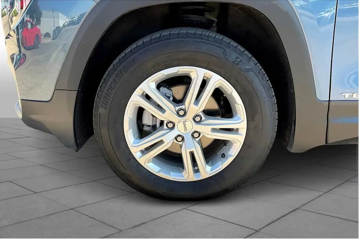 $20991 : GMC Terrain 2024 AWD SLE 4dr image 9