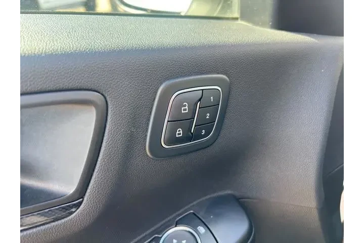 $25844 : Ford Escape 2023 AWD ST-Line image 8