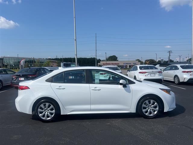 $19386 : PRE-OWNED 2022 TOYOTA COROLLA image 8