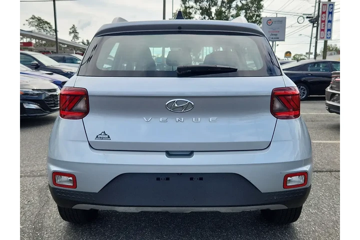 $15895 : Hyundai VENUE 2022 SEL 4dr C image 4