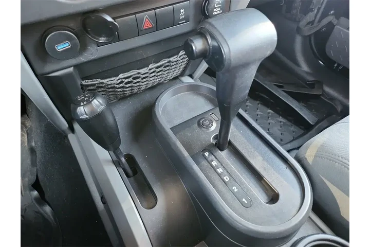 $13000 : Jeep Wrangler 2010 4x4 Sport image 9