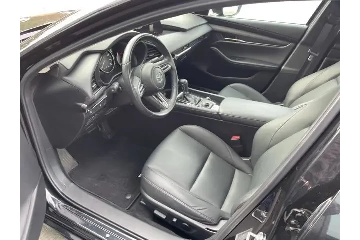 $21995 : Mazda Mazda3 Sedan 2023 2.5 image 10