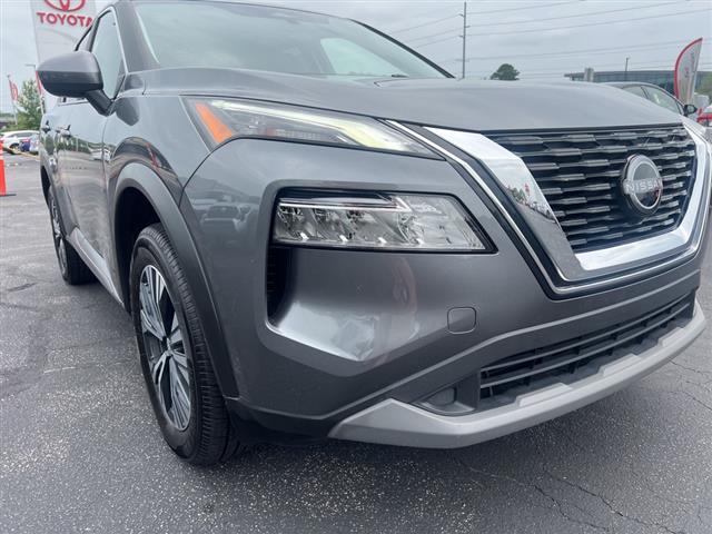 $23990 : PRE-OWNED 2023 NISSAN ROGUE SV image 10