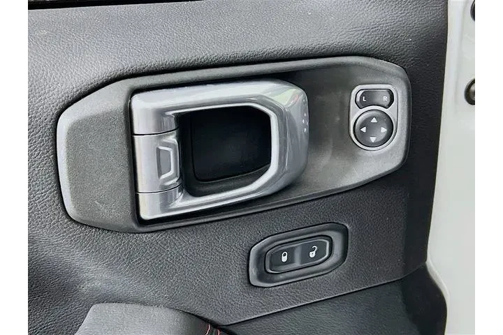 $35975 : Jeep Wrangler Unlimited 2021 image 9