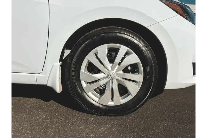 $20477 : Nissan Versa 2025 S 4dr Seda image 5