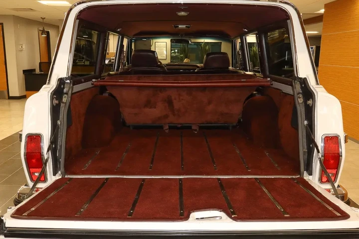 $69988 : 1987 GRAND WAGONEER image 9