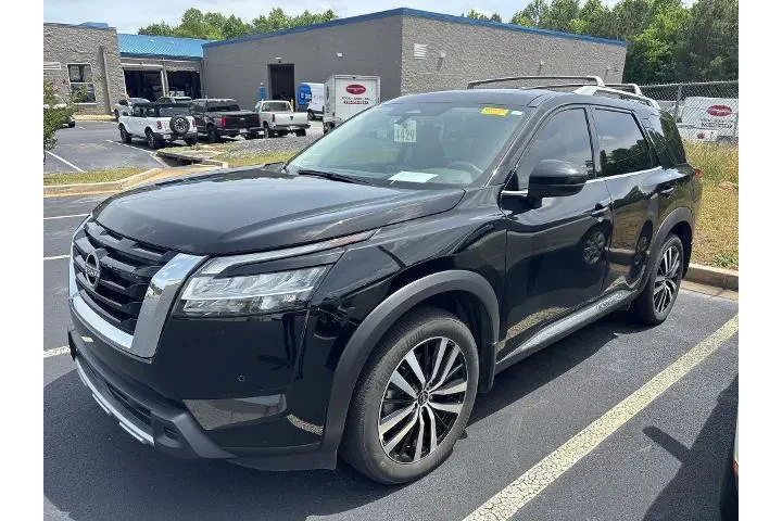 $38899 : Nissan Pathfinder 2024 AWD P image 1