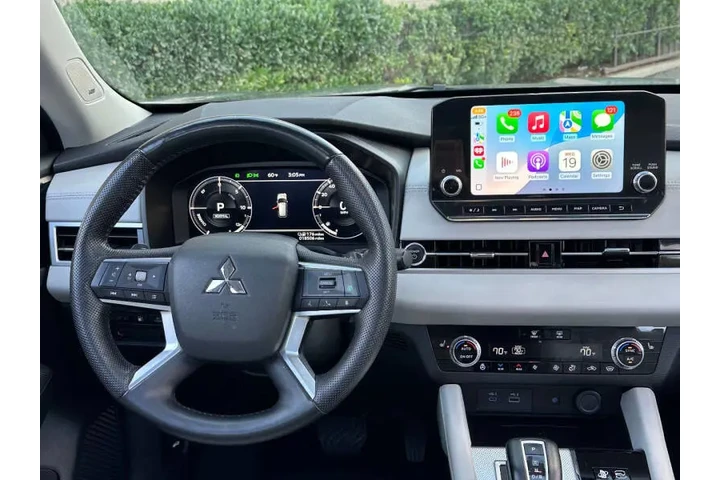 $39750 : 2023 Outlander PHEV SEL image 3