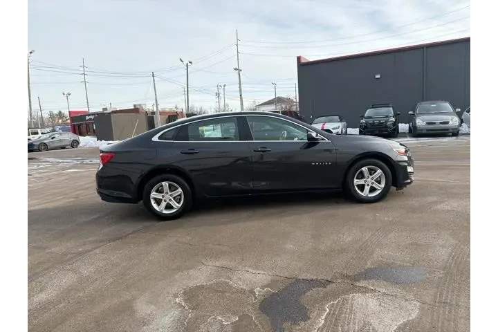 $17980 : Chevrolet Malibu 2023 LT 4dr image 5