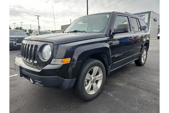 $10323 : Jeep Patriot 2016 4x4 Latitu image 4