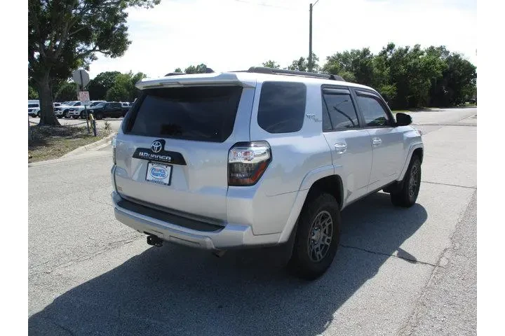 $35995 : Toyota 4Runner 2019 4x4 SR5 image 7