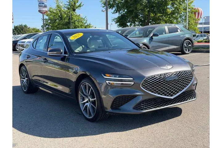 $33991 : Genesis G70 2025 2.5T Sport image 3
