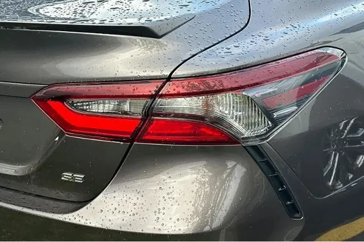 $27995 : Toyota Camry 2024 SE 4dr Sed image 10