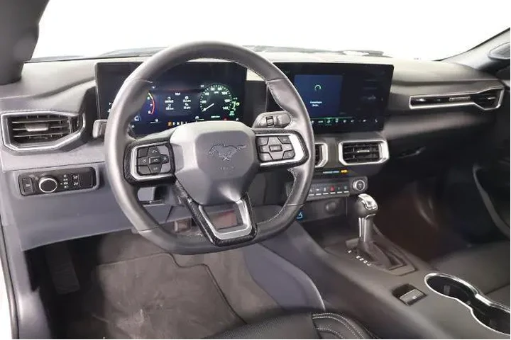 $34900 : Ford Mustang 2026 EcoBoost P image 2