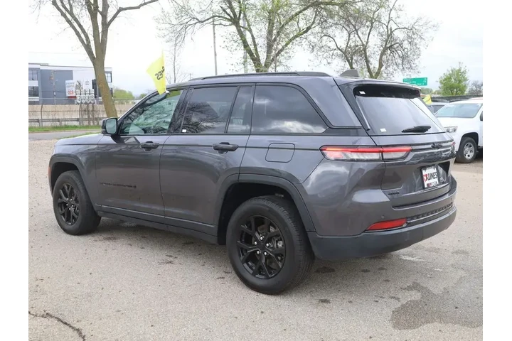 $29277 : Jeep Grand Cherokee 2024 4x4 image 7