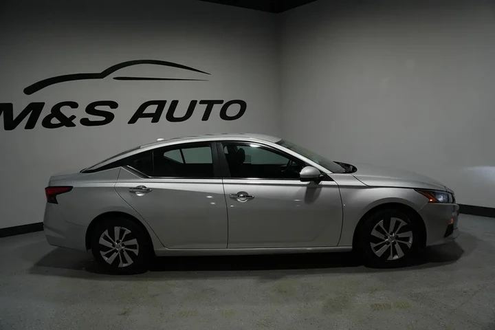 $13027 : 2020 Altima image 6