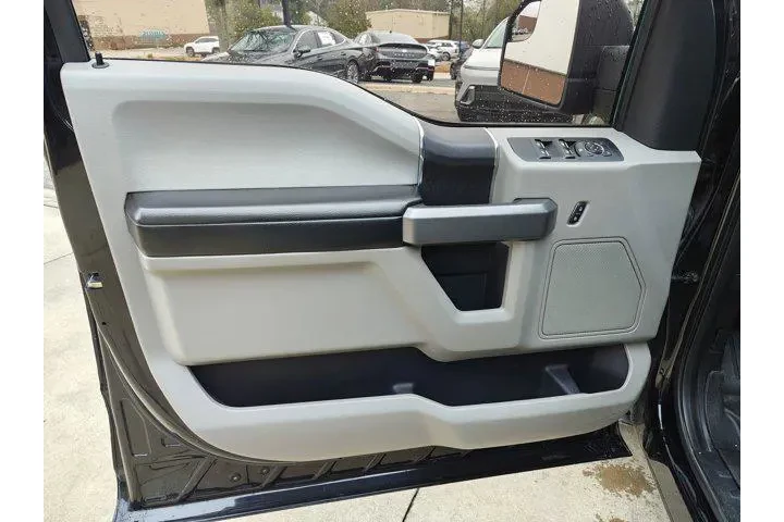 $18498 : Ford F-150 2017 4x2 XLT 4dr image 10