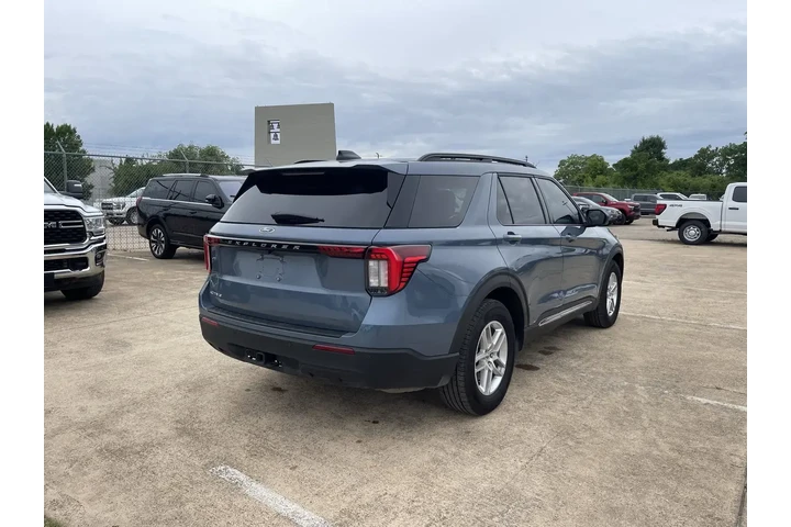 $36259 : Ford Explorer 2025 Active 4d image 2