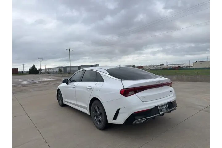 $15276 : Kia K5 2023 LXS 4dr Sedan image 7