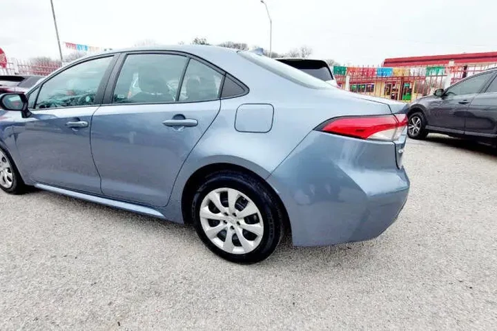 $15990 : 2022 Corolla LE image 7