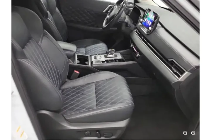 $31750 : 2023 Outlander PHEV SEL image 9