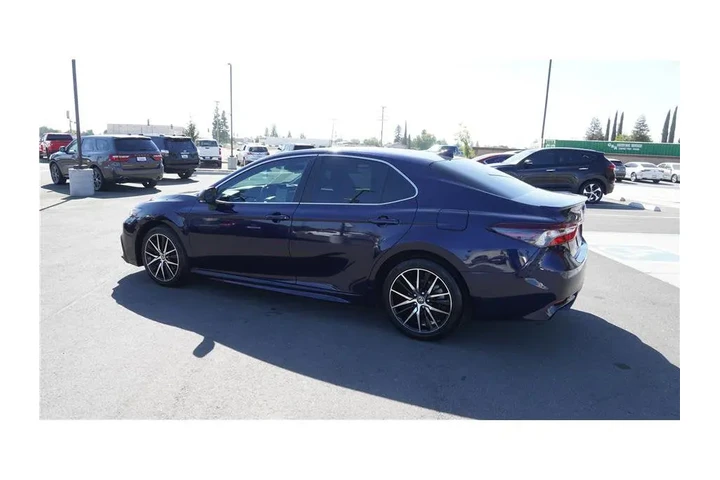 $22500 : 2022 Camry SE Sedan 4D image 8