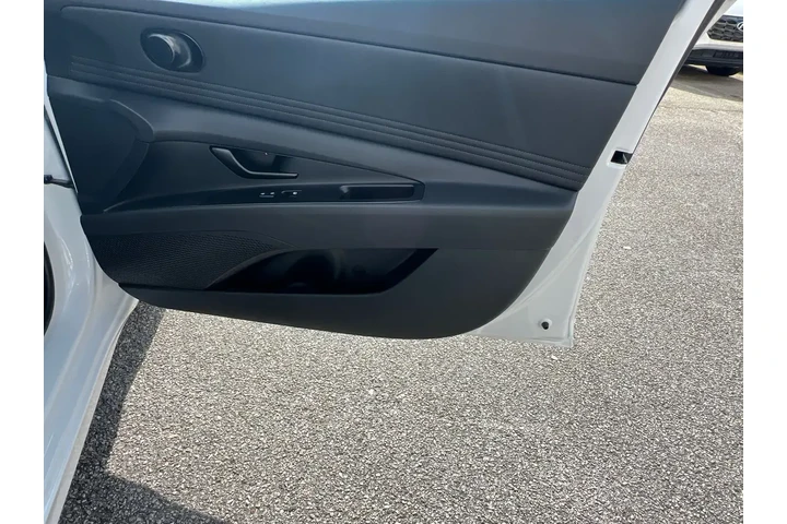 $20520 : Hyundai ELANTRA 2025 SEL Spo image 9