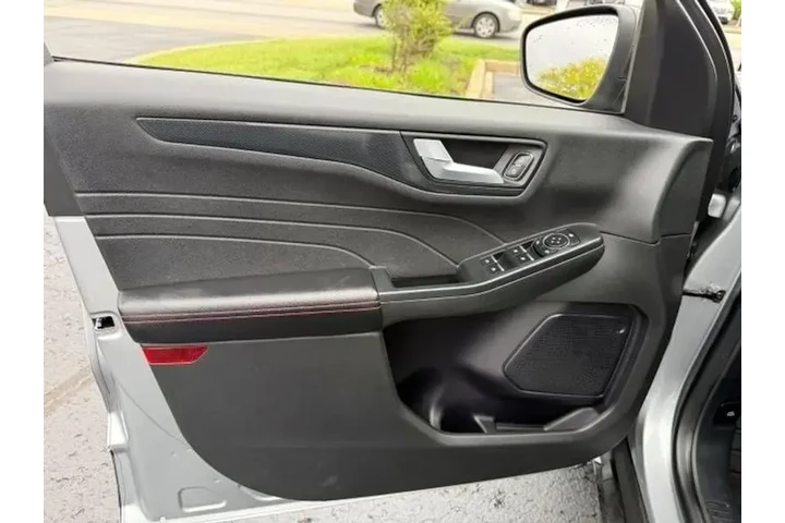 $21935 : Ford Escape 2024 AWD ST-Line image 8