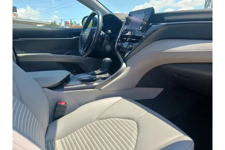 $22900 : 2022 Camry SE image 7