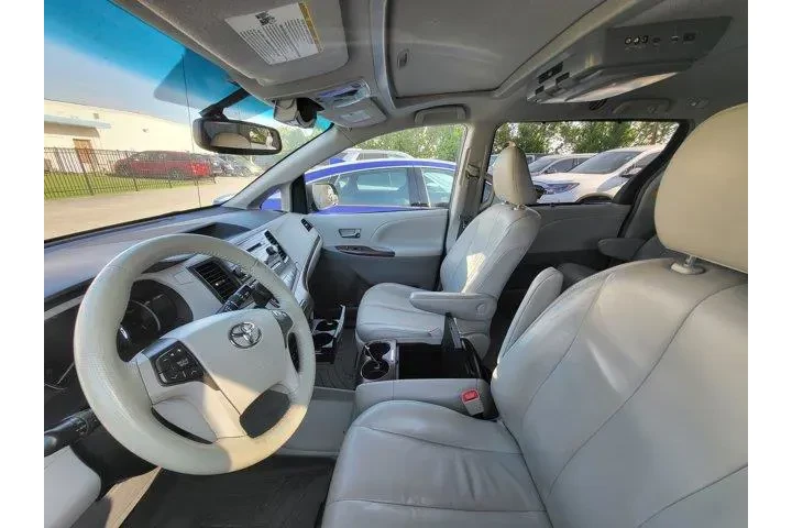 $9951 : Toyota Sienna 2012 XLE 7-Pas image 10