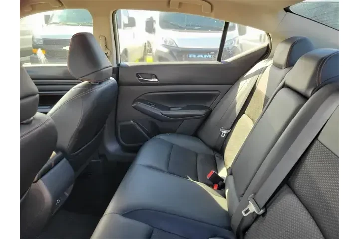 $14991 : Nissan Altima 2020 2.5 SR 4d image 9