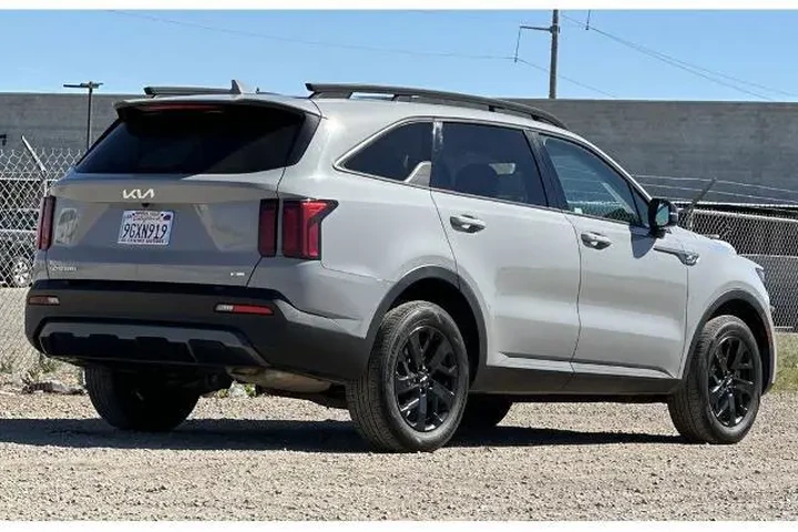 $28777 : Kia Sorento 2023 AWD X-Line image 4