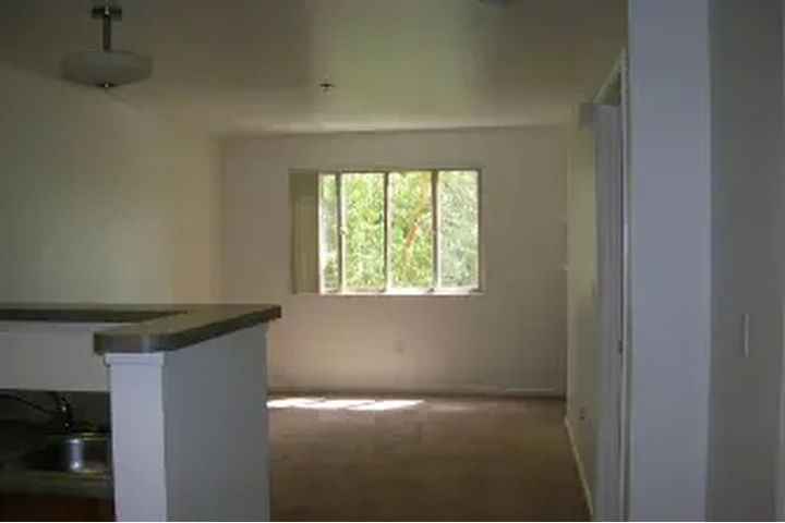 $1400 : 55+ Senior Low Income $1,400 image 3